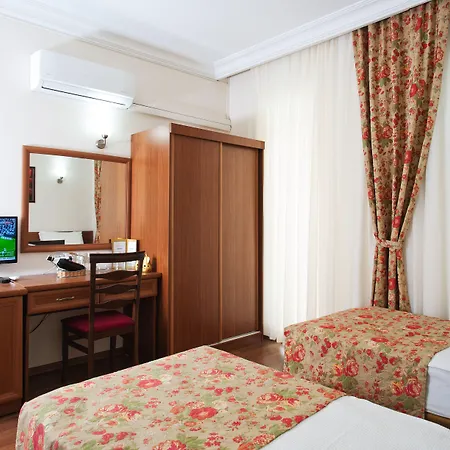 Triana Hotel