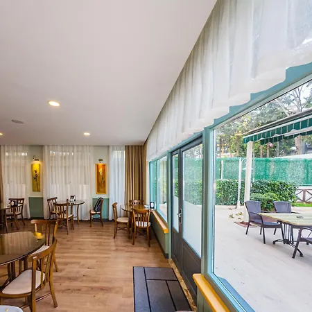 Hotel Triana
