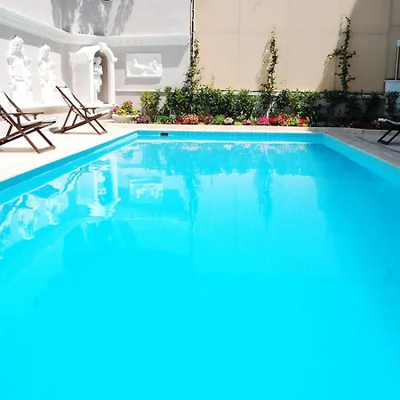 Triana Ξενοδοχείο 3*