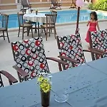 Triana Hotel 3*