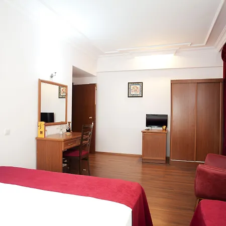 Triana Hotel 3*