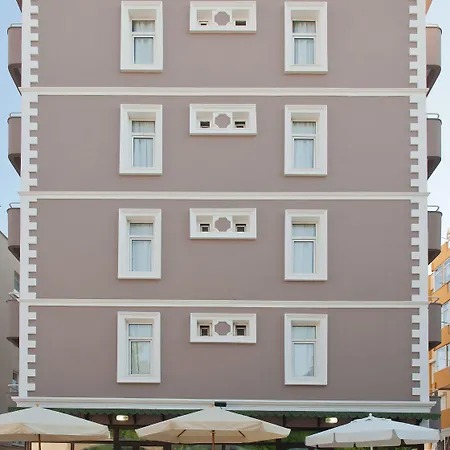 Triana Hotel 3*
