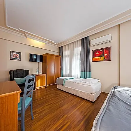 Triana Hotel