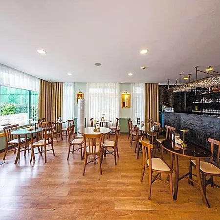 Triana Hotel 3*