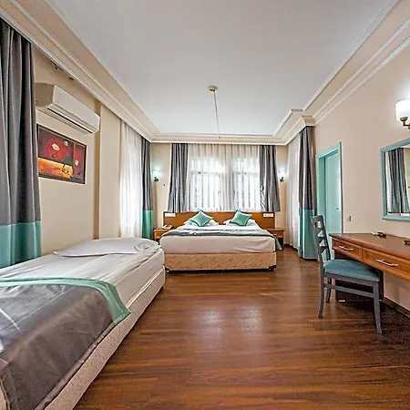 Hotel Triana