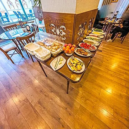 Triana Hotel