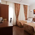 Triana Hotel