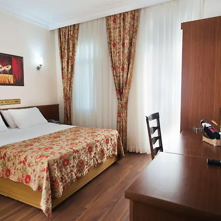 Triana Hotel