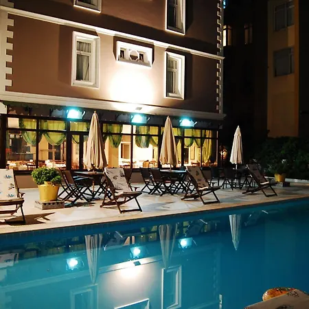 Triana Hotel 3*