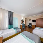 Triana Hotel