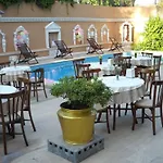 Hotel Triana 3*