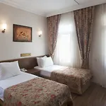 Hotel Triana 3*