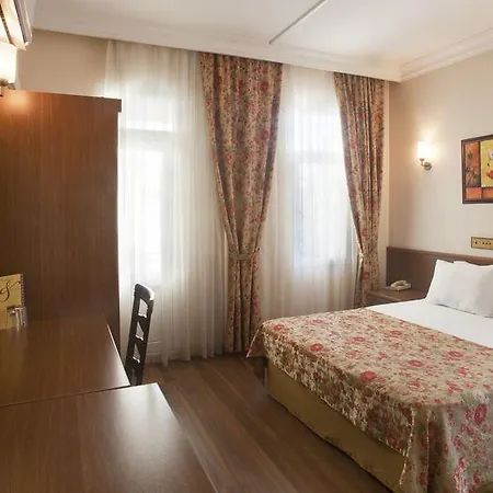 Hotel Triana