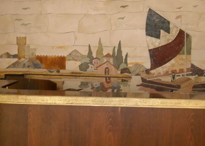 酒店 特里亚纳酒店 3*