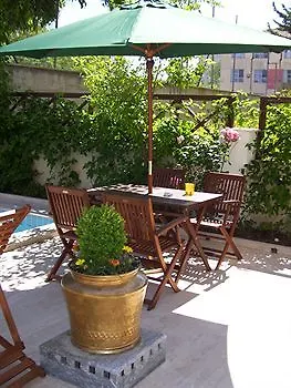 特里亚纳酒店